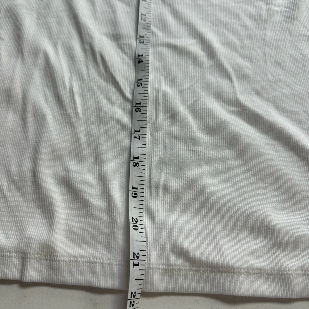 LOFT White Tank Top with Round Neckline and Sleeveless Style - Picture 7 of 9